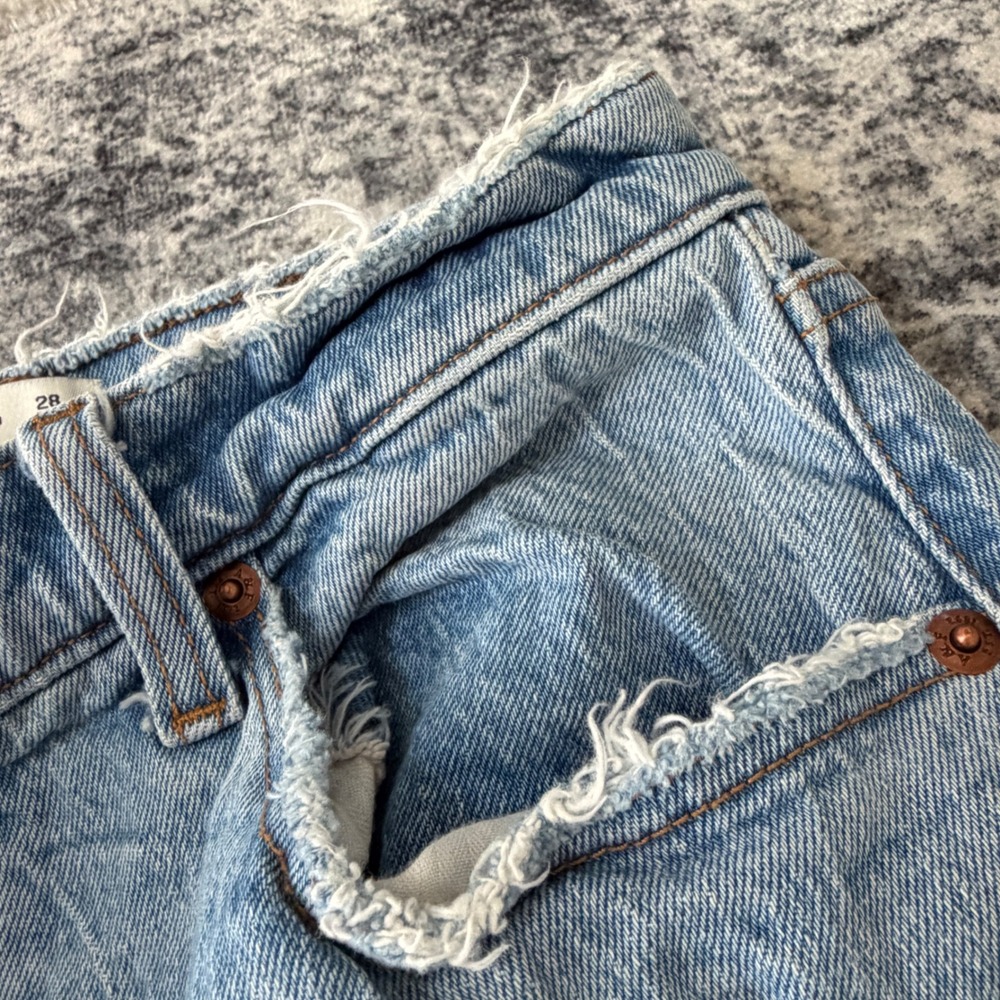 Abercrombie & Fitch The 90s Straight Jeans Women 28/6s Light Wash Distressed - Picture 6 of 12